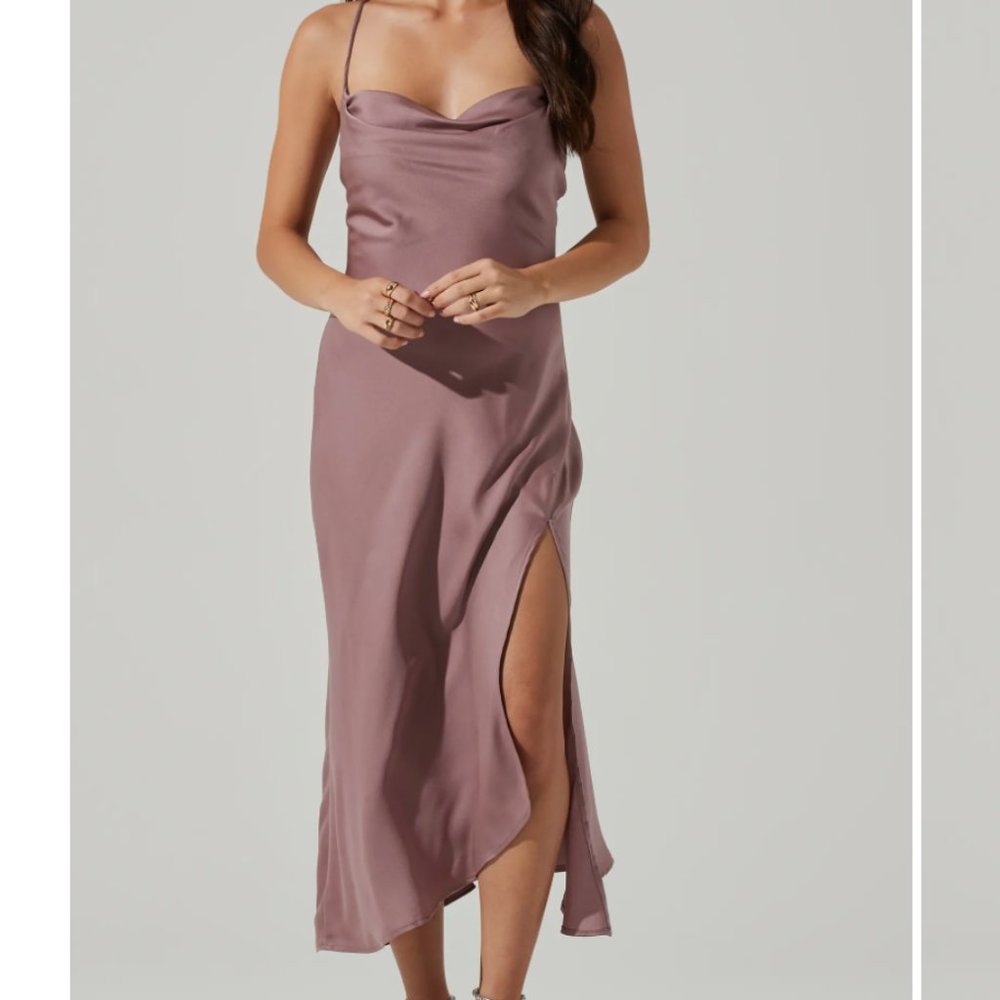 ASTR Gaia midi dress size medium mauve *see details for flaw*